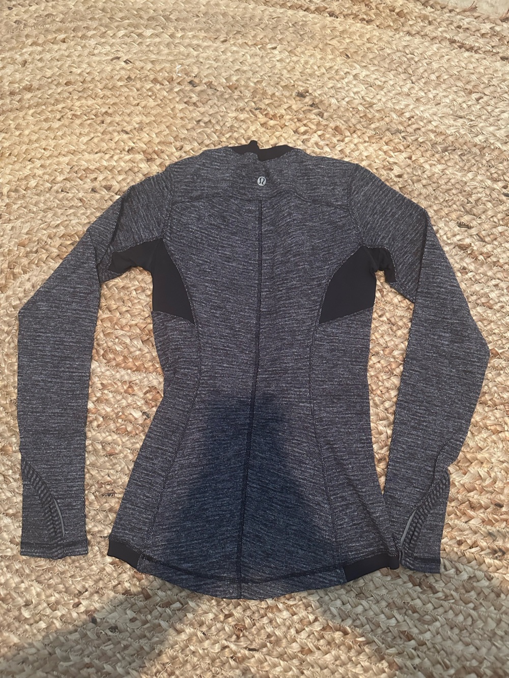 LULULEMON BASE RUNNER LONG SLEEVE - Picture 3 of 3